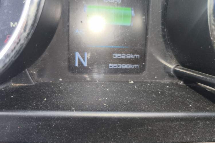 Used Dongfeng Yufeng EM26 2023 Standard Edition 41.472 kWh Henan Lithium Power Odometer Close Up