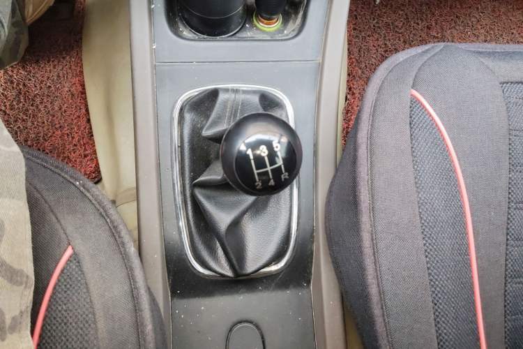 Used FAW Senya S80 2015 1.5L Manual 5-Seater Urban Edition
