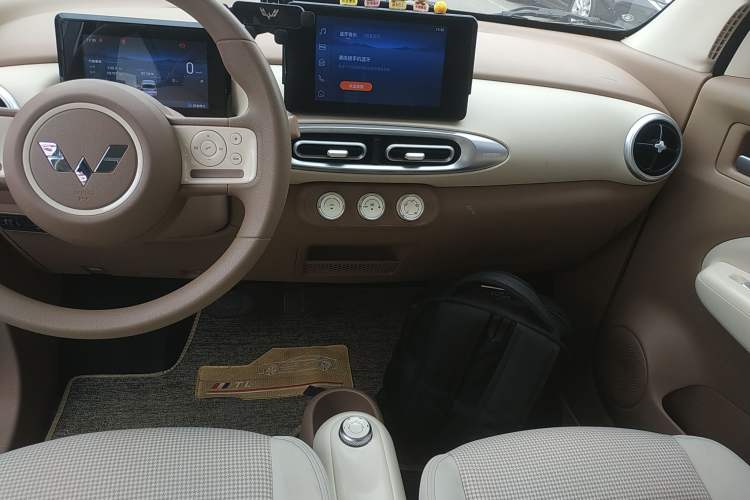 Used Wuling Hongguang MINIEV 2025 Four-Door Version Premium Edition