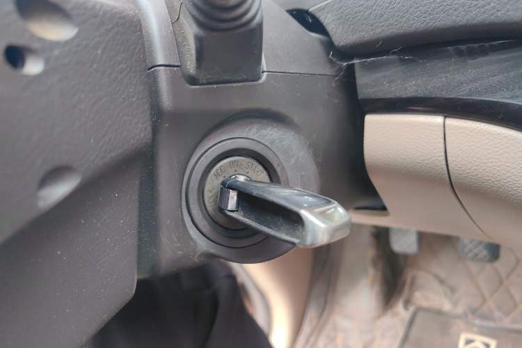 Used Baojun 730 2014 1.5L manual Comfort ESP version 7 seats Vehicle Key