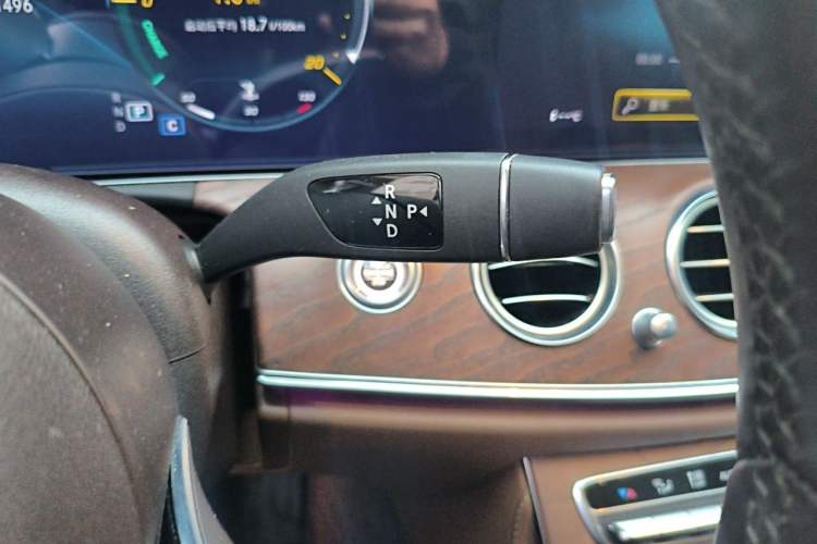 Used Mercedes-Benz E-Class 2021 Restyled E 300 L Luxury Edition Gear Lever