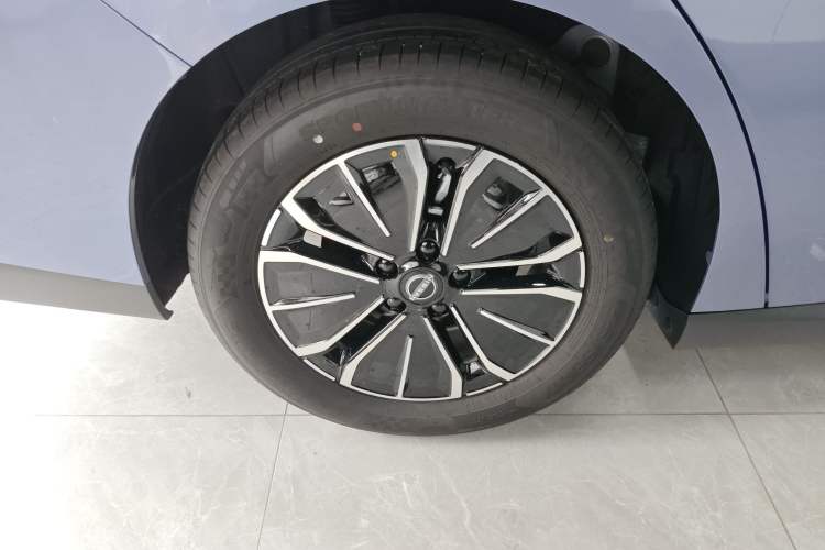 Used Nissan N6 2026 Model 180 Max Right Rear Wheel Hub