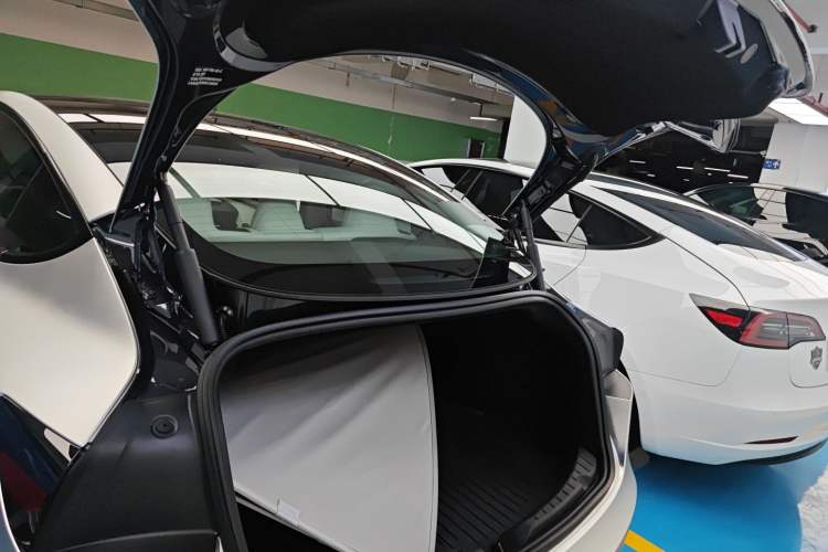 Used Tesla Model 3 2023 Rear-Wheel-Drive Version Trunk