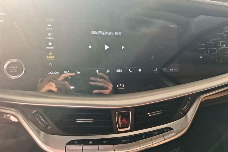 Used Geely Auto Emgrand GT 2018 1.5T MHEV Yaozun Edition Audio And AC Panel