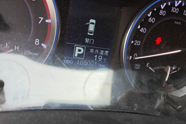 Used Toyota Highlander 2017 2.0T Four-Wheel Drive Luxury Edition 7 Seats Odometer Close Up