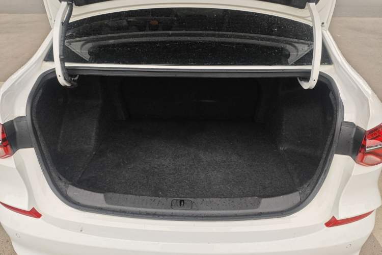 Used Chevrolet Monza 2019 RS 330T Automatic Comfort Edition China VI Standard Trunk