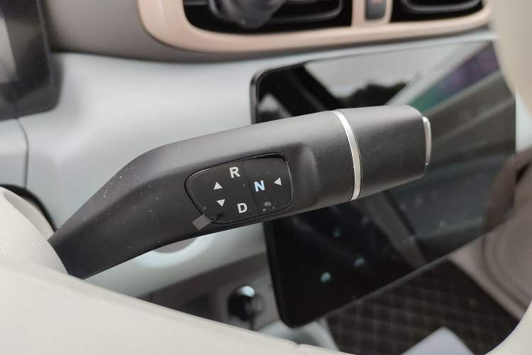 Used Leapmotor T03 2024 310 Comfort Edition Gear Lever