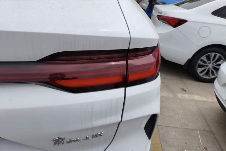 Used BYD Song PLUS New Energy 2024 HONOR Edition DM-i 150km Flagship PLUS
