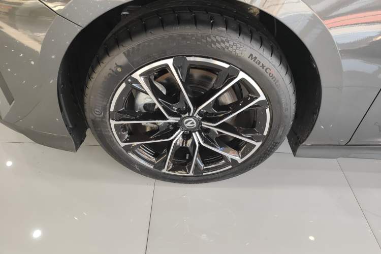 Used Changan UNI-V iDD 2024 Blue Whale Smart Electric iDD 136km Luxury Model
