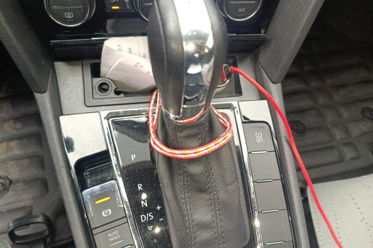 Used Volkswagen Lamando 2015 280TSI DSG Comfort Edition Gear Lever