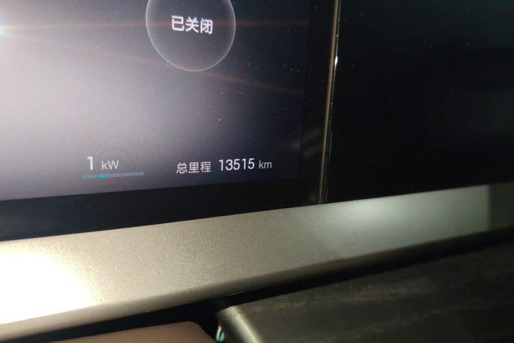 Used Denza D9 2025 DM-i Intelligent Drive 1020 Four-Wheel Drive Prestige Model
