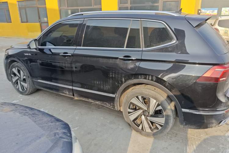 Used Volkswagen Tiguan L 2023 Restyled 330TSI Automatic Two-Wheel Drive R-Line Enhanced Comfort Version
