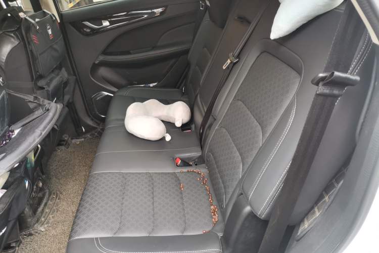 Used JETOUR X90 2019 1.5T Automatic Enjoyment Model 6 Seats Emission Standard China V Left Rear Seat