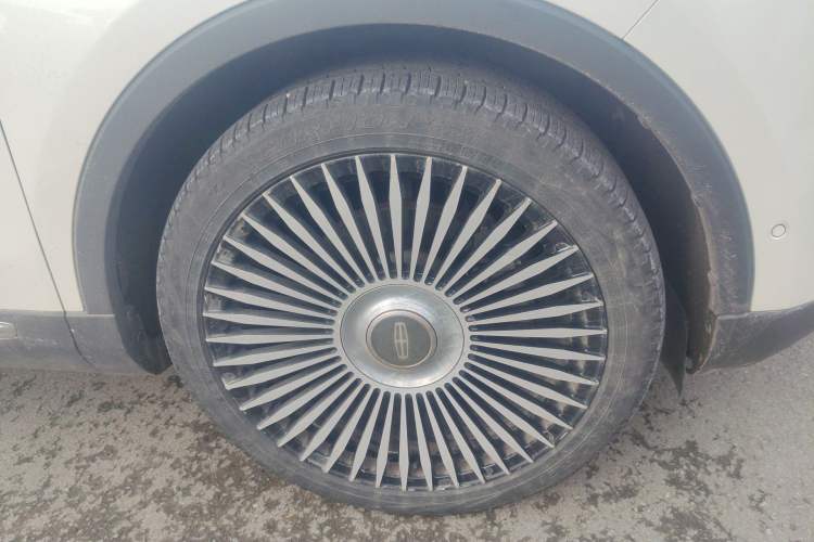 Used Lincoln Nautilus 2019 2.7T Four-Wheel Drive Prestige Edition China VI Standard Right Front Wheel Hub