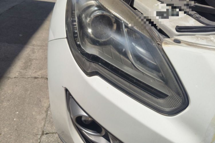 Used Luxgen Great 7 SUV 2015 2.2T Two-Wheel-Drive ZhiZun Version Right Front Headlight