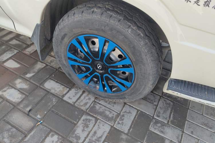 Used King Long Golden Way 2018 2.0L Van Series 4G20 Right Front Wheel Hub