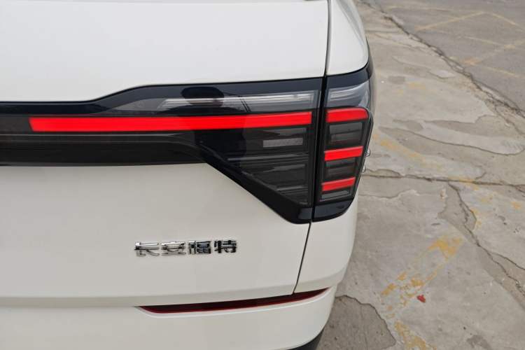 Used Ford Edge 2023 Ford Explorer L 2.0T EcoBoost E-Hybrid Two-Wheel Drive 7-Seater Luxury Model