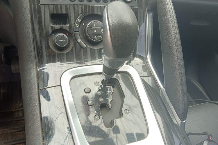 Used Peugeot 3008 2015 2.0L Automatic Trend Edition
