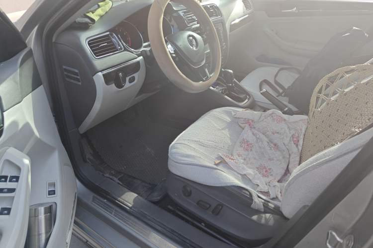 Used Volkswagen Sagitar 2015 230TSI Automatic Luxury Model
