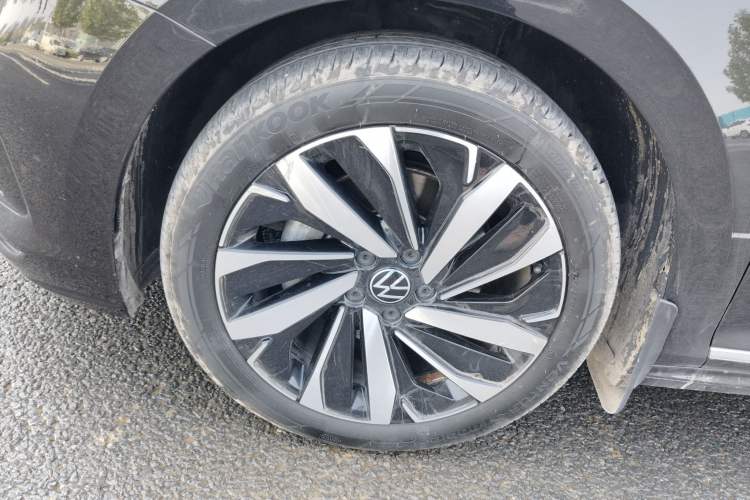 Used Volkswagen Passat 2022 330TSI Elite Edition Left Front Wheel Hub