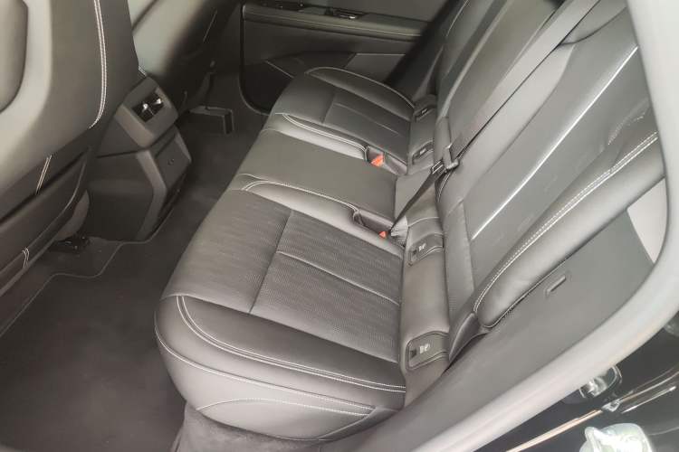 Used Cadillac OPTIQ 2024 Standard Range Version
