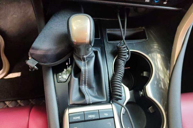 Used Lexus RX 2020 Revised Version 300 Two-Wheel Drive Elite Edition Gear Lever