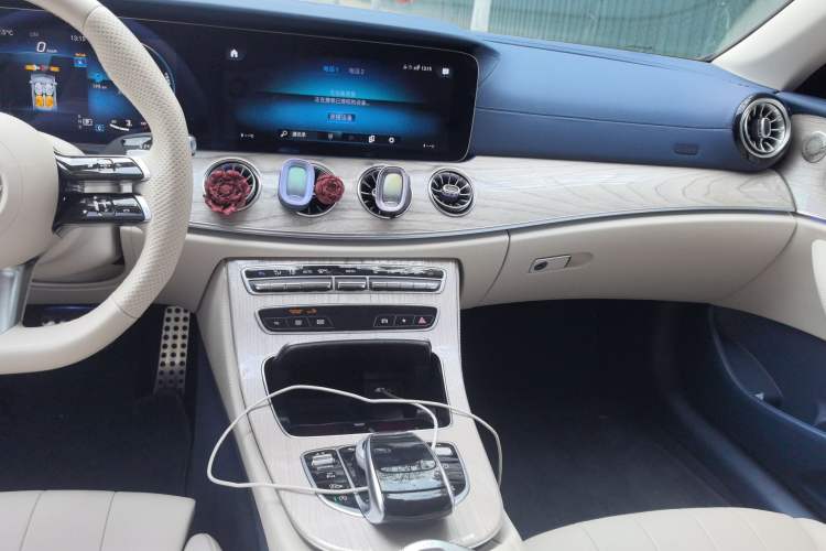 Used Mercedes-Benz E-Class 2023 E 260 Convertible Coupe
