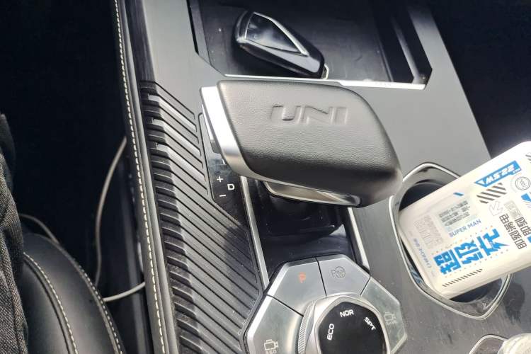 Used Changan UNI-K 2023 2.0T Two-Wheel Drive Yue Ling Trim
