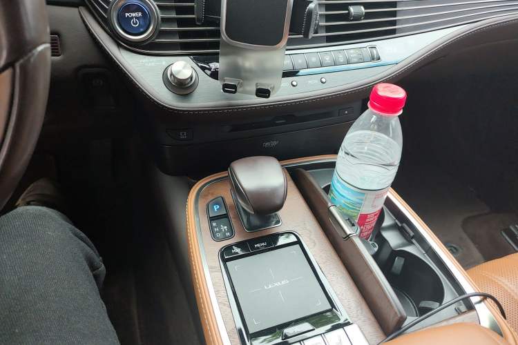 Used Lexus LS 2018 500h Executive Edition China V Standard Audio And AC Panel