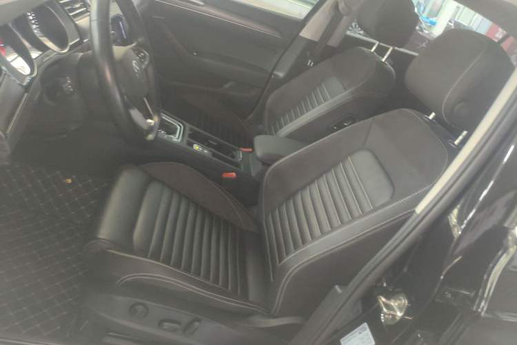 Used Volkswagen Magotan 2020 330TSI DSG Leading Model
