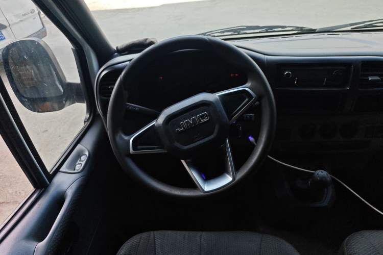 Used JMC Transit 2019 2.8T Commercial Version Short Wheelbase Mid-Roof 6-Seater China VI JX493