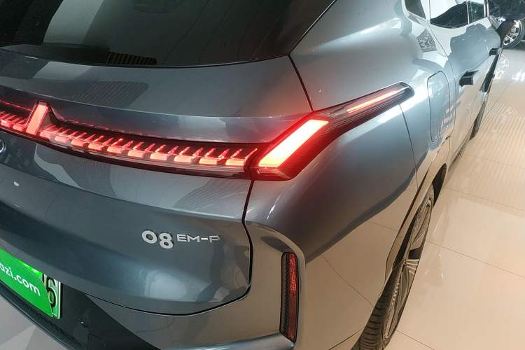 Used Lynk & Co 08 EM-P 2025 220 km All-Wheel-Drive Performance Halo