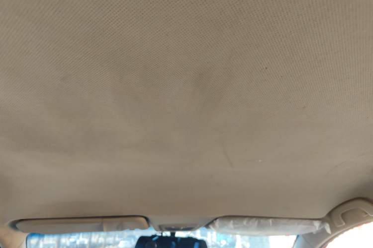 Used Baojun 730 2014 1.5L manual standard trim 7 seats Headliner