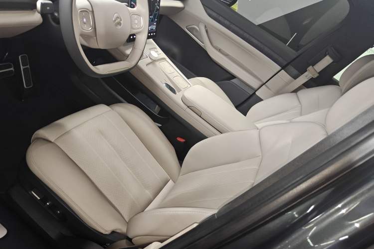 Used Nio ES8 2023 75 kWh Executive Edition Left Front Seat