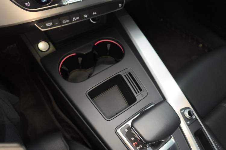 Used Audi A4L 2020 40 TFSI Luxury Dynamic Model
