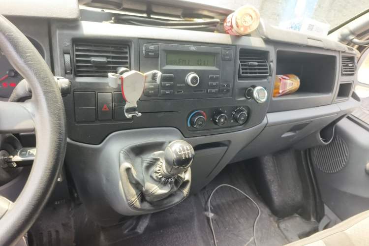 Used Ford Transit Custom 2016 2.2T Long-Wheelbase 6/7-Seater Mid-Roof Multi-Purpose Vehicle
