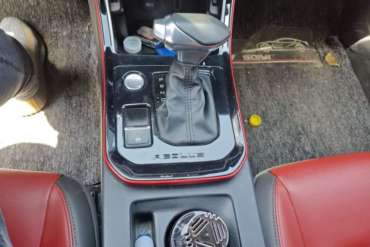 Used Dongfeng Aeolus Yixuan 2021 230T Automatic Hunter Edition Gear Lever