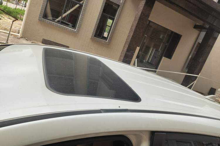 Used Toyota RAV4 2019 2.0L CVT Two-Wheel Drive Luxury Version China VI Standard Roof