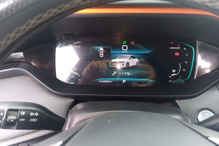 Used Dongfeng Aeolus Yixuan MAX 2023 1.5T Ultra-Stylish Trendsetting Dad Edition Instrument Cluster