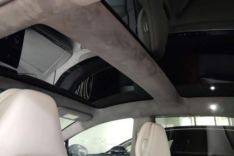 Used Hima Luxeed S7 2025 855 km Max