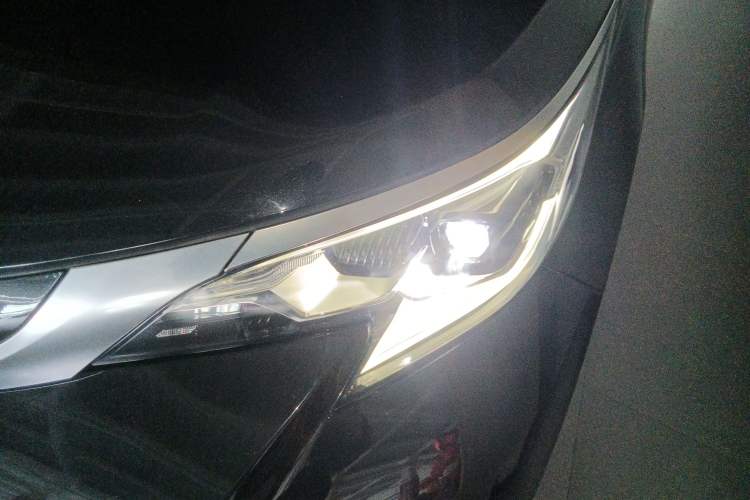 Used Toyota Sienna 2021 2.5L Hybrid Premium Edition
