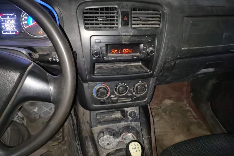 Used Dongfeng Fengon 330 2016 1.2L Manual Base Version DK12-07