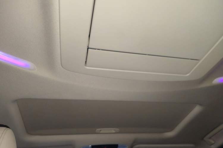 Used Toyota Vellfire 2023 Crown Dual-Engine 2.5L HV Prestige Edition Headliner