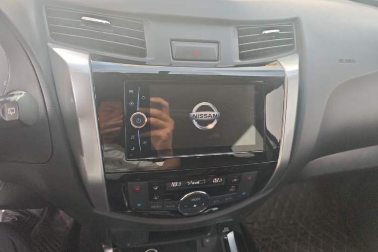 Used Nissan Terra 2018 2.5L Automatic 2WD Luxury Edition Audio And AC Panel