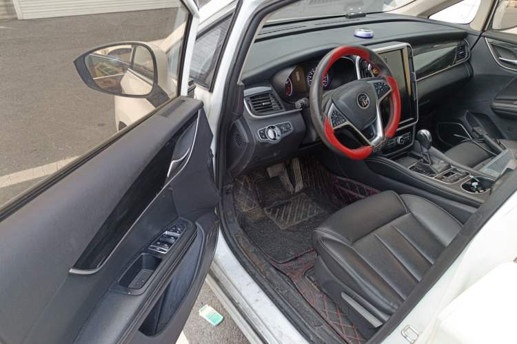 Used BYD Song MAX 2018 1.5T Automatic Smart Connect Luxury 6-Seater
