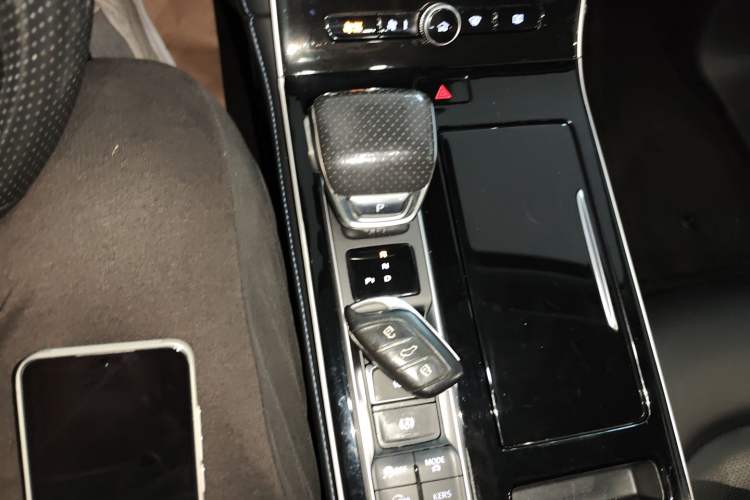 Used Rising ER6 2020 620 km Smart Edition Gear Lever