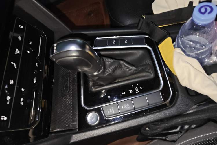 Used Volkswagen FAW-Volkswagen CC 2021 Estate Car 380TSI Vizion Edition Gear Lever