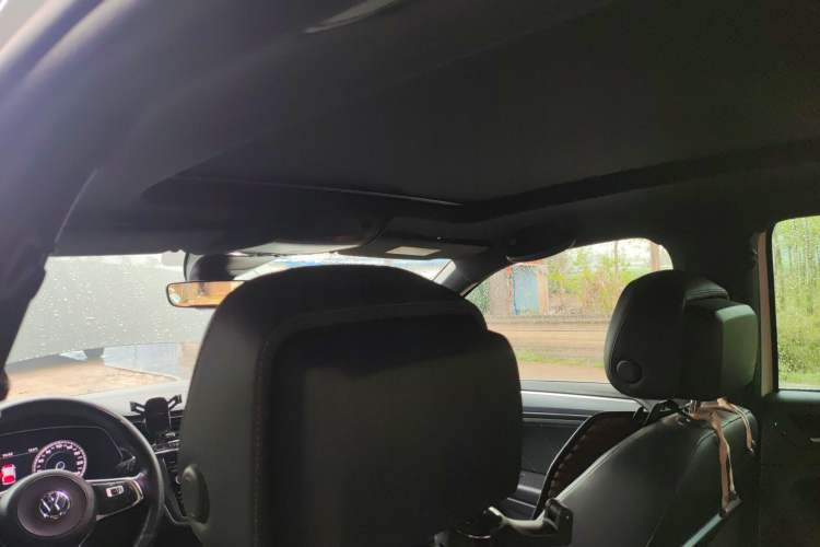 Used Volkswagen Tiguan 2018 380TSI Four-Wheel Drive R-Line Headliner