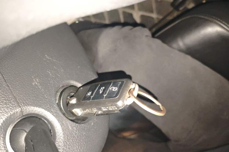 Used Volkswagen Sagitar 2014 1.4TSI Automatic Luxury Model Vehicle Key