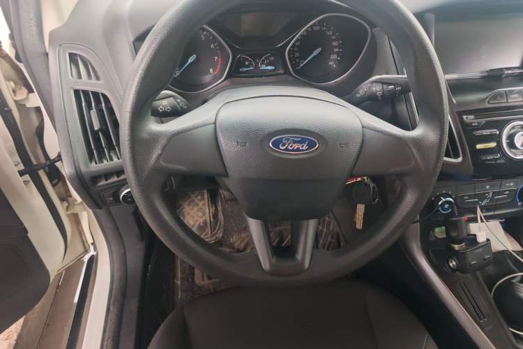Used Ford Focus 2018 Hatchback Classic 1.6L Manual Comfort Plus SmartDrive Edition Steering Wheel